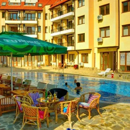 公寓 Brand New Apartment With Pool Gym And Playground 卡姆基亚