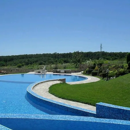 Brand New Apartment With Pool Gym And Playground 公寓 卡姆基亚